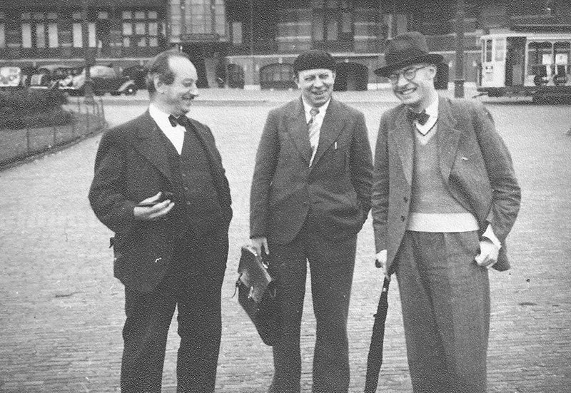 Jaap met Julius Röntgen (rechts) en de concertmeester
Pot.